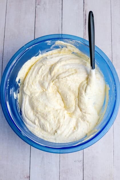 A mixed bowl of creamy vanilla pudding